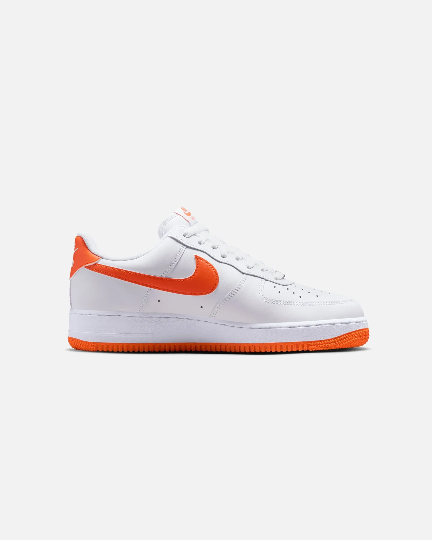 Camera Look Silk Feel Nike Air Force 1 '07 White/Safety Orange