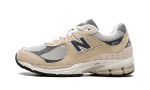 2002R "Sandstone Magnet" intermediates running in a strait area shoes