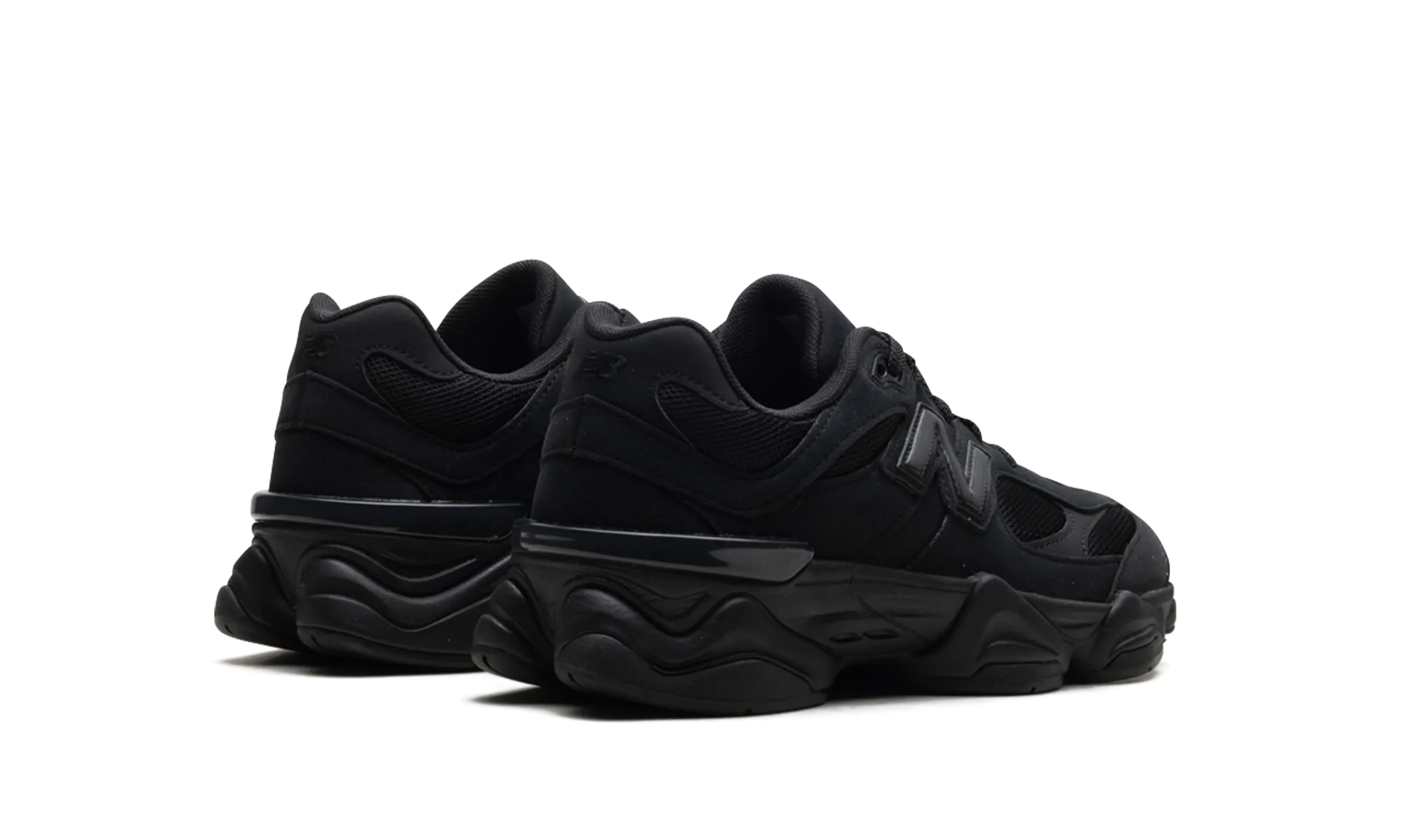 9060 GS "Triple Black" shoe cleaner