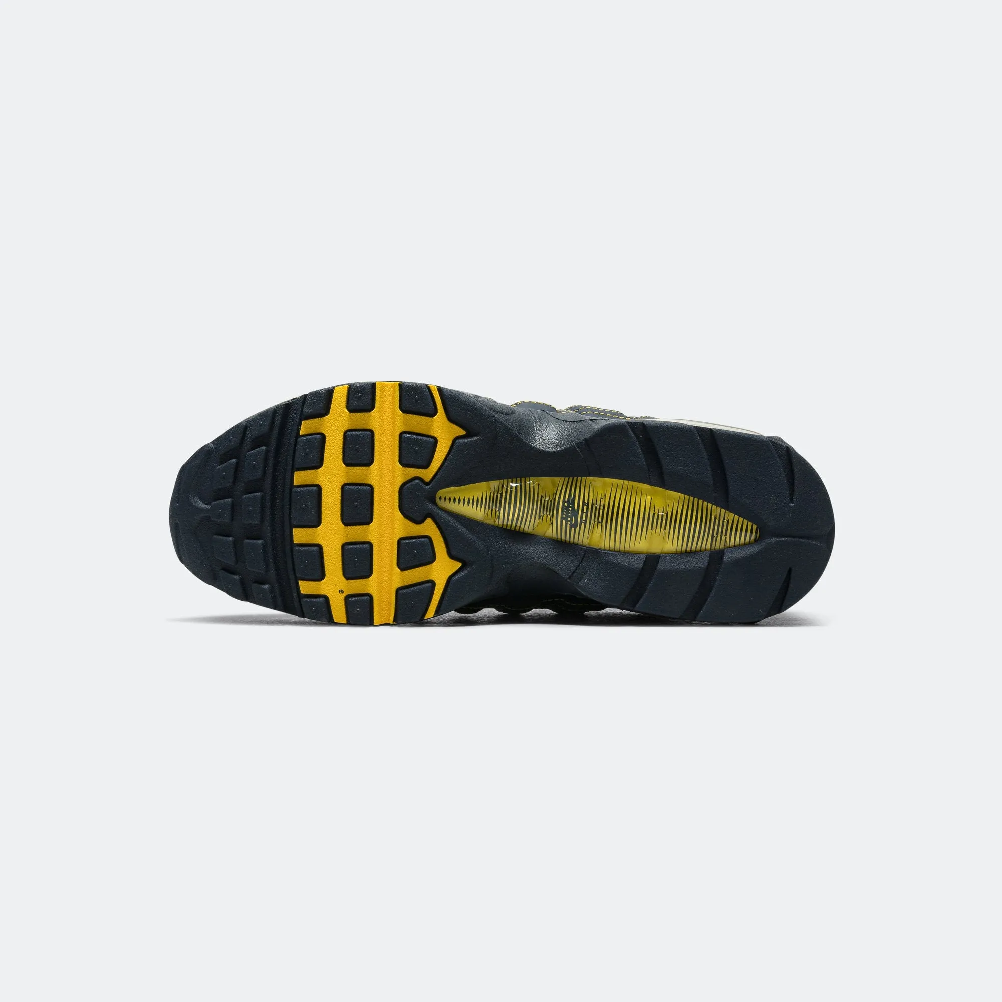 Chill Mode All-weather look Air Max 95 OG - Obsidian/Varsity Maize