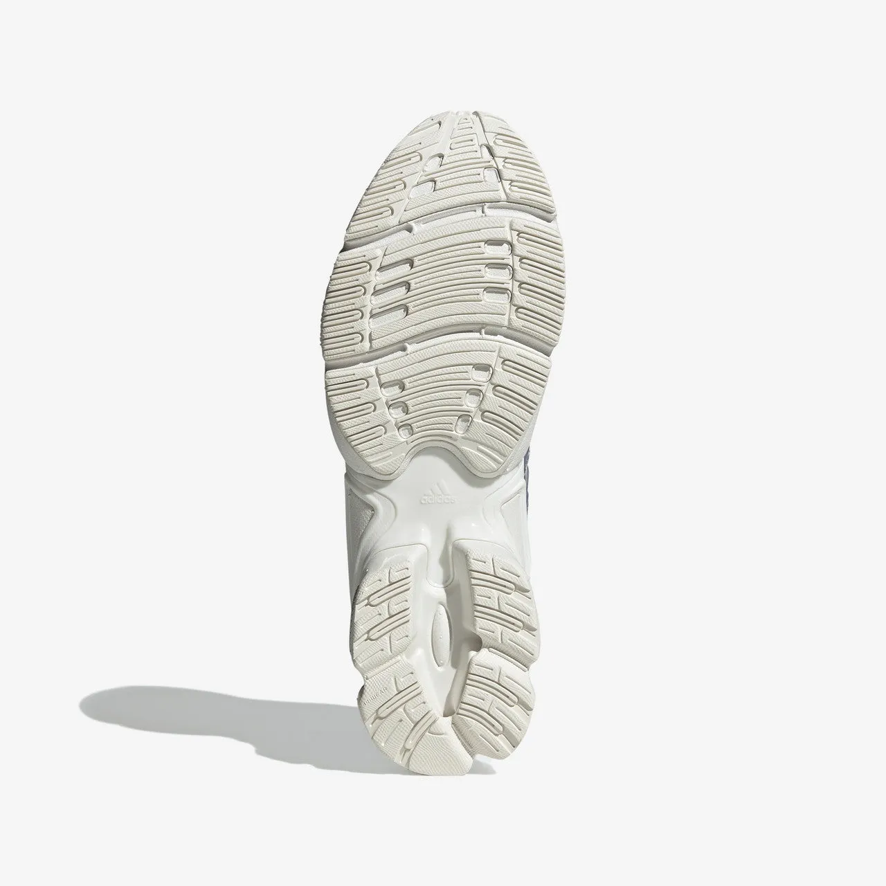 Multi   Tread Cushioned Heel Counter Ozweego Pro