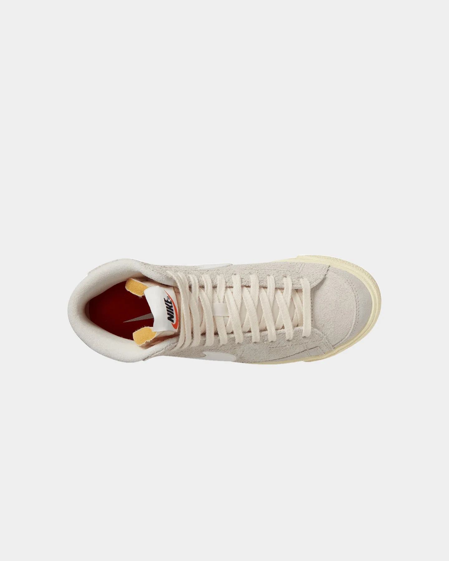 windy - day shoes Padded Support Nike Women's Blazer Mid '77 Vintage Light Bone/Sail