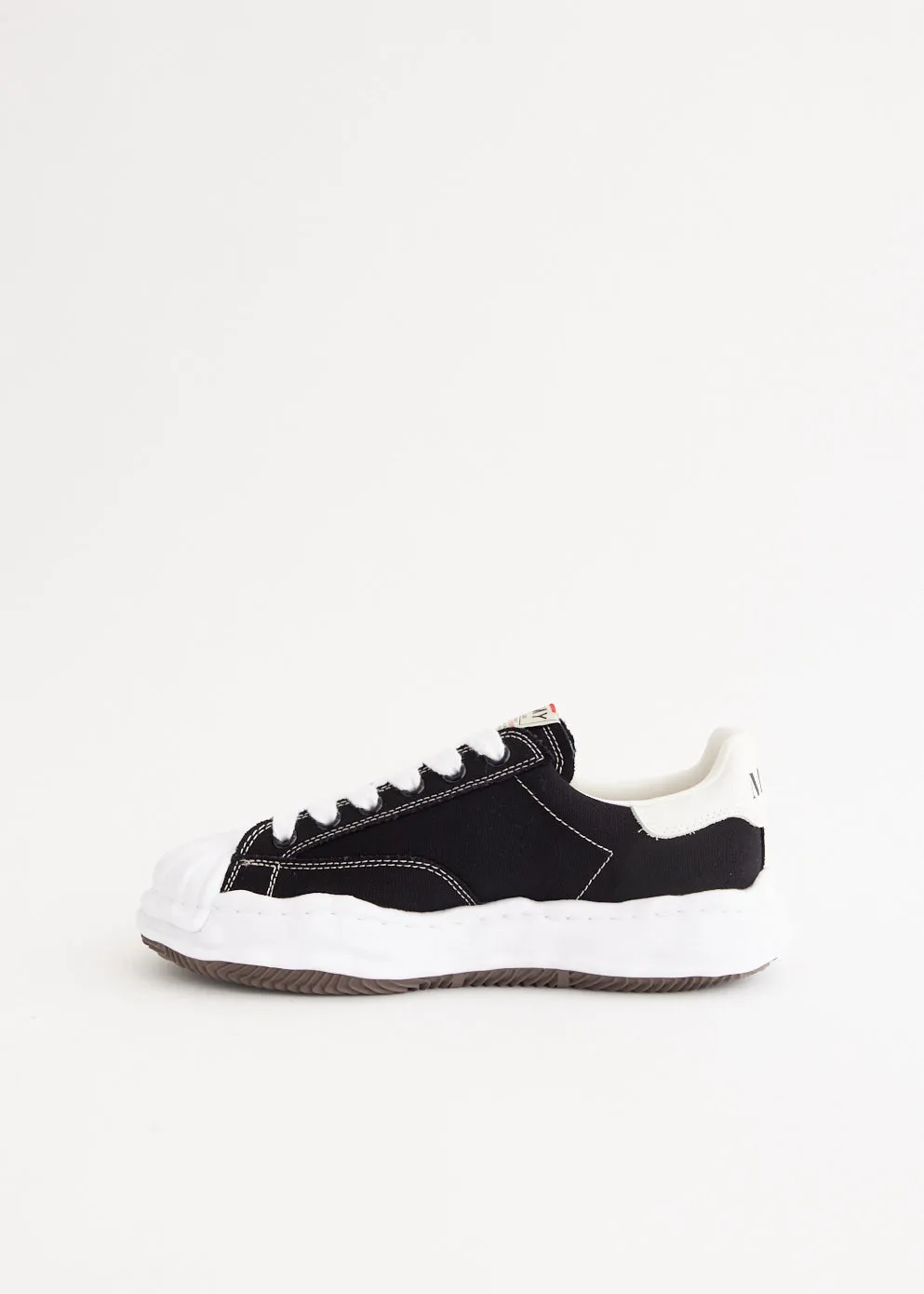 Slim flair proportion Blakey Low Top Sneakers