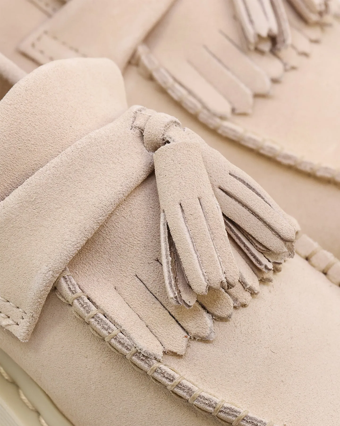 Dr. Martens Adrian Mono Tassel Loafers Warm Sand Fashionable