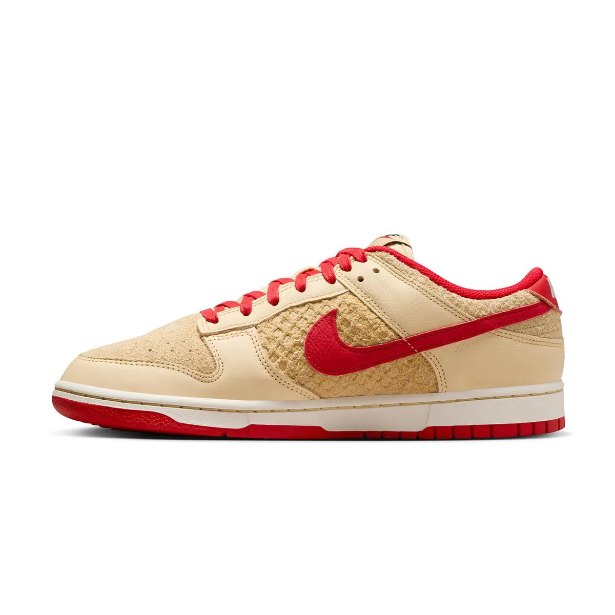 Dunk Low Retro SE 'Strawberry Waffle' Metal Edge