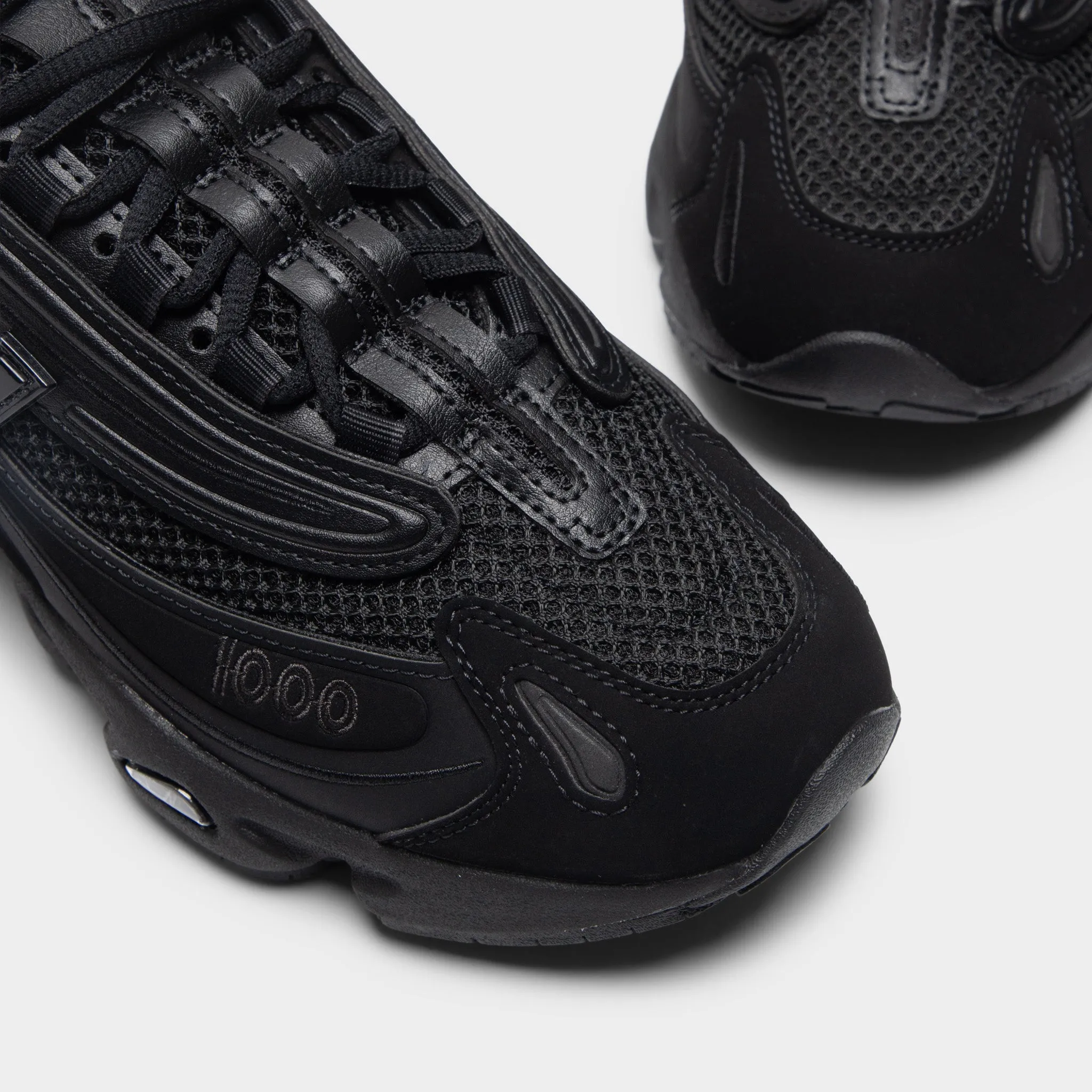 Chic Cool New Balance M1000 Black / Black