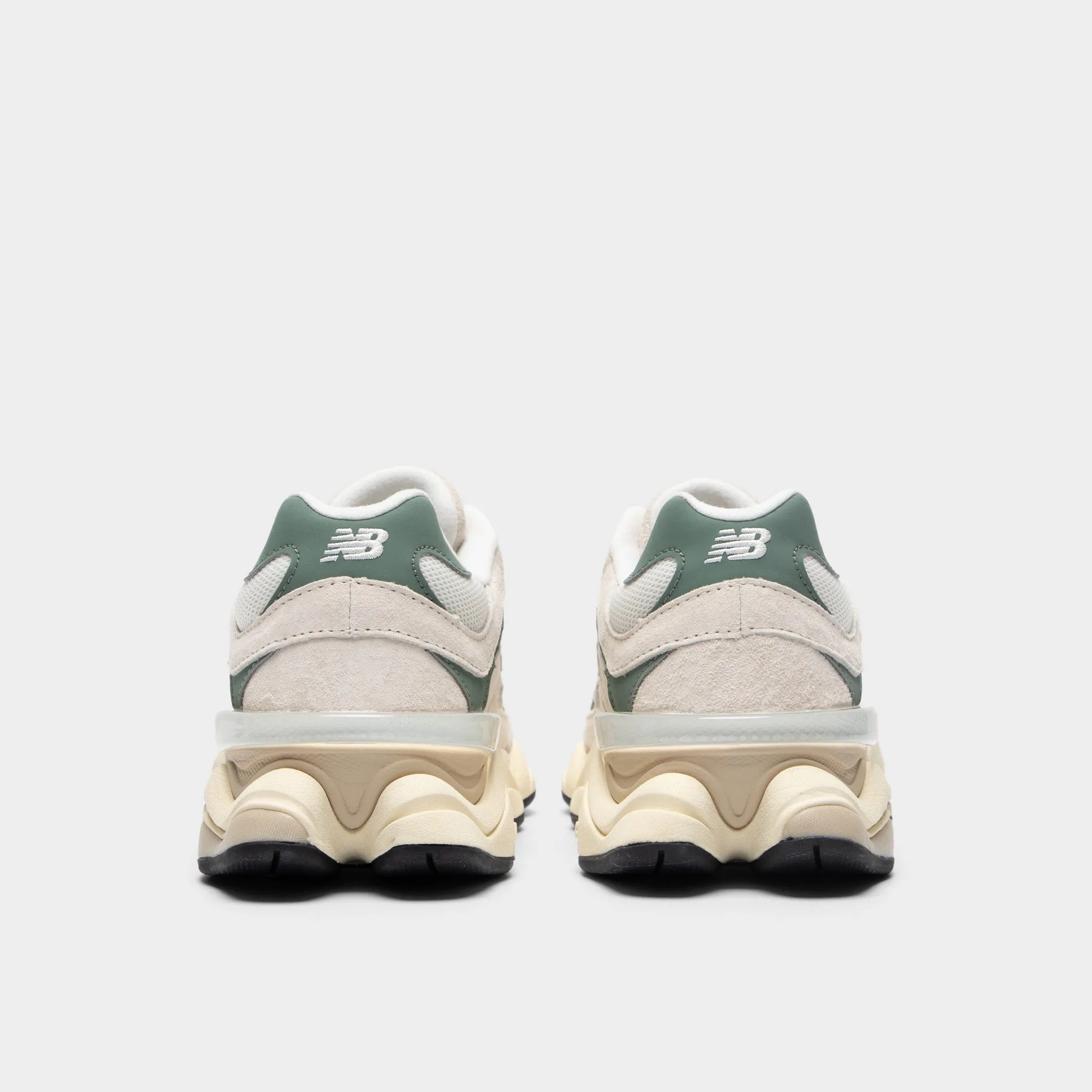 New Balance 9060 Linen / Dark Juniper Flexible form