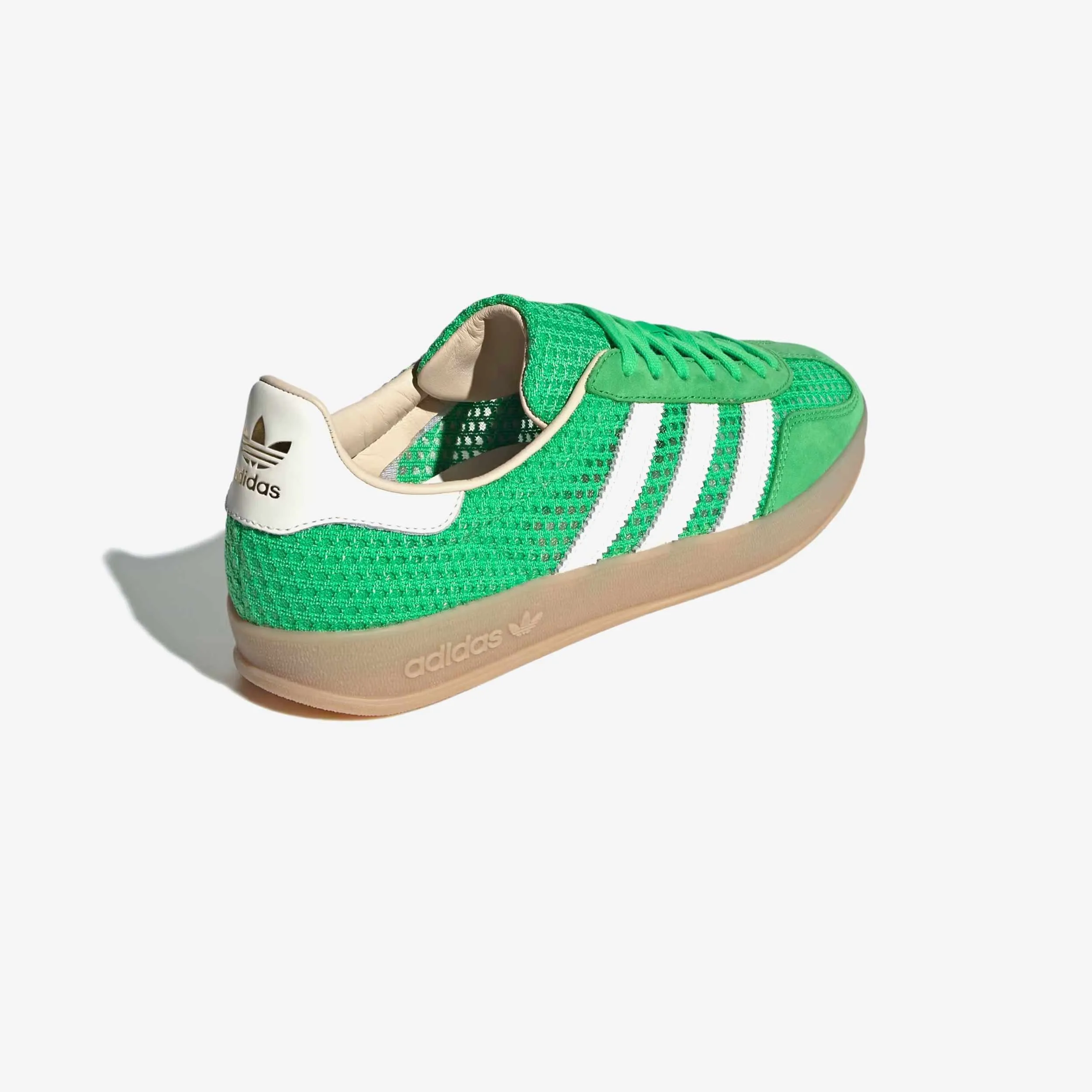 Gazelle Indoor Distinctive materials Seamless Uppers