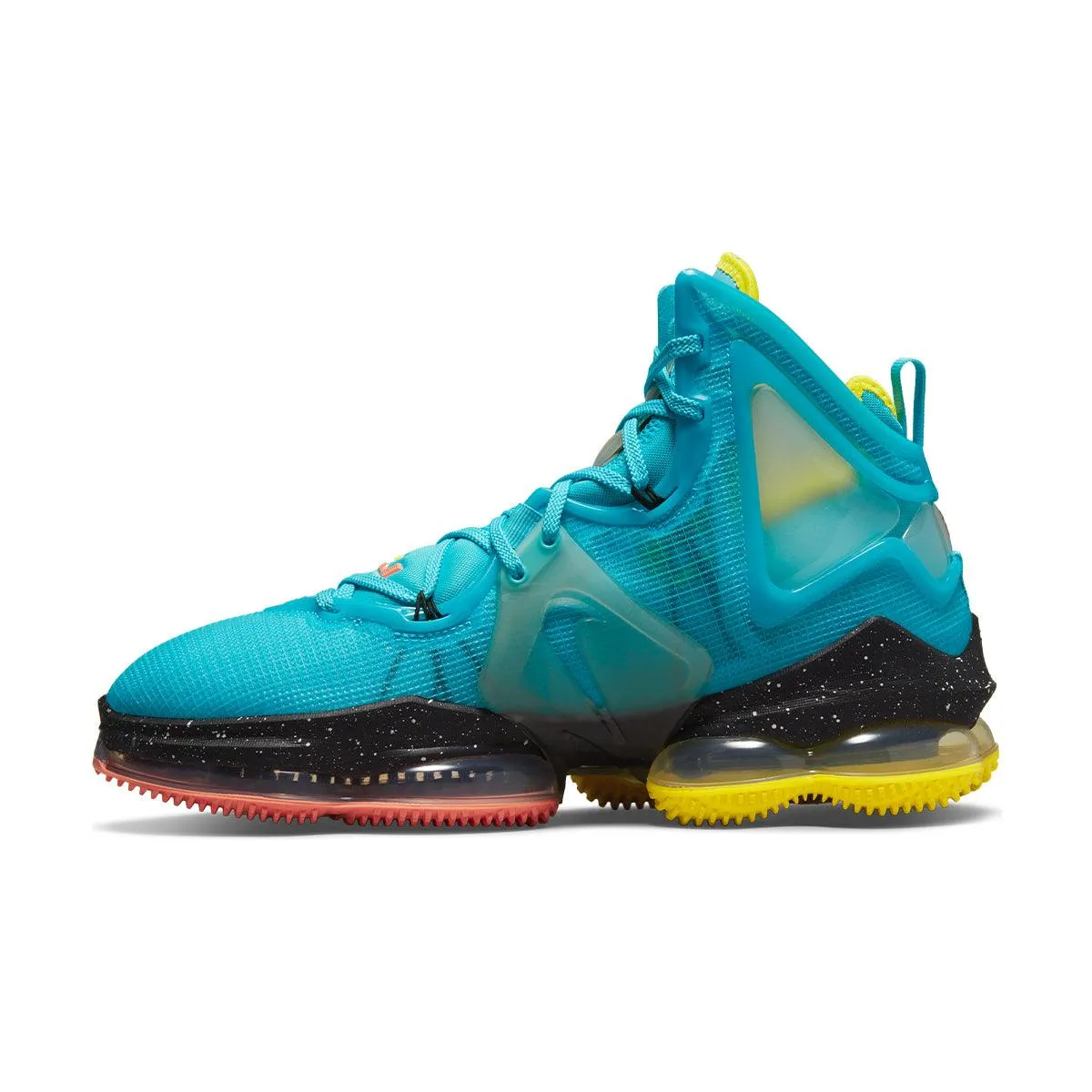 New Drop LeBron 19 'Christmas'