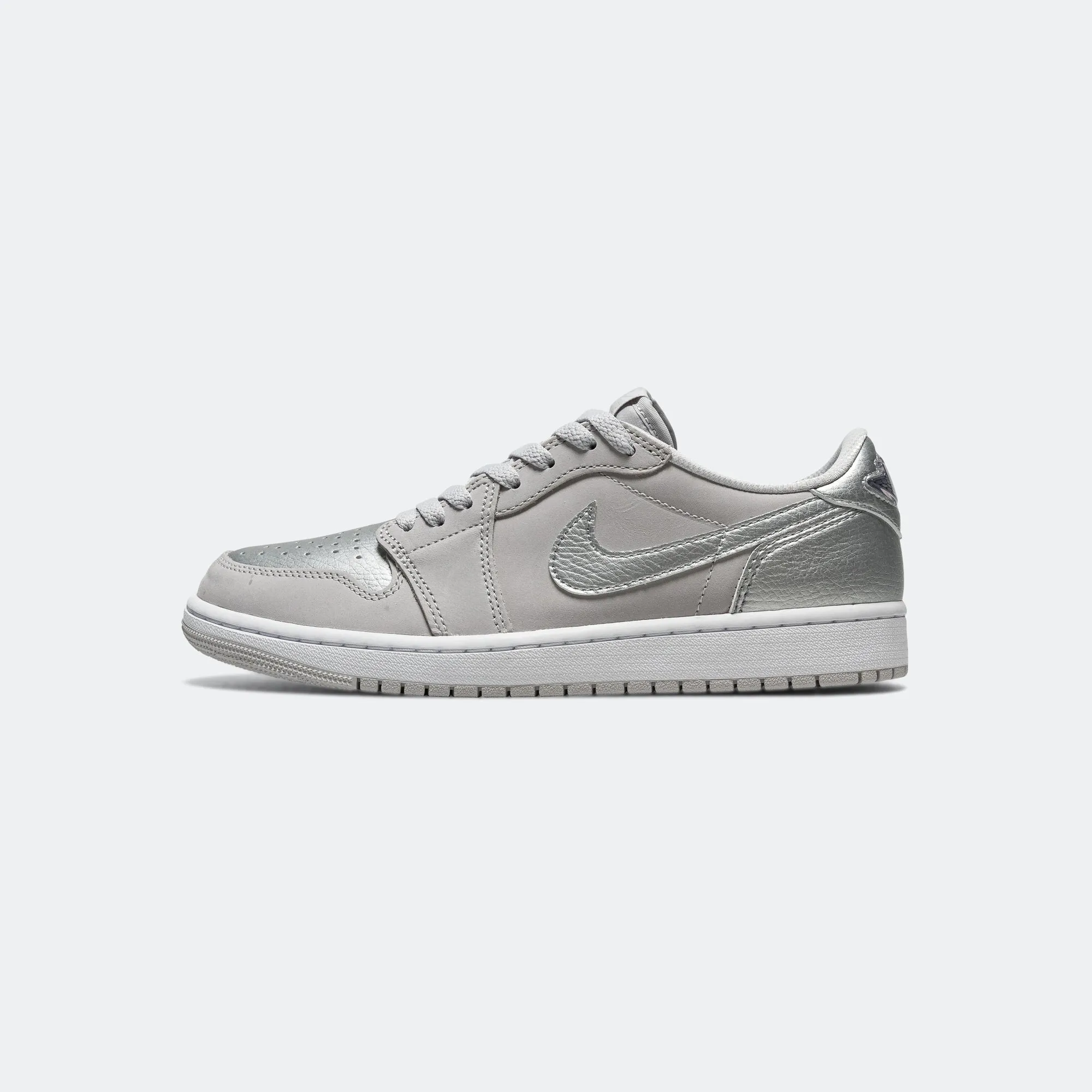 Boosted fit Air Jordan 1 Low OG - Neutral Grey/Metallic Silver-White