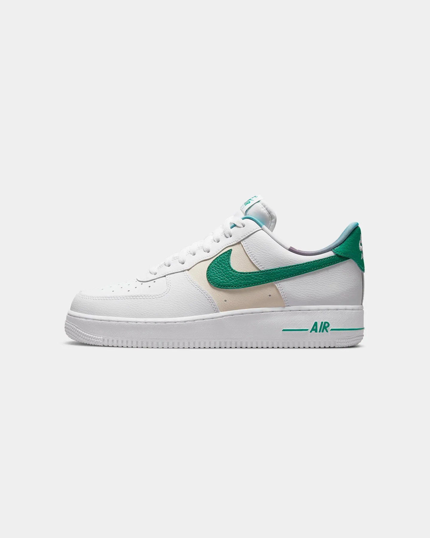 Date night Silver Shine Nike Air Force 1 '07 LV8 EMB White/Malachite