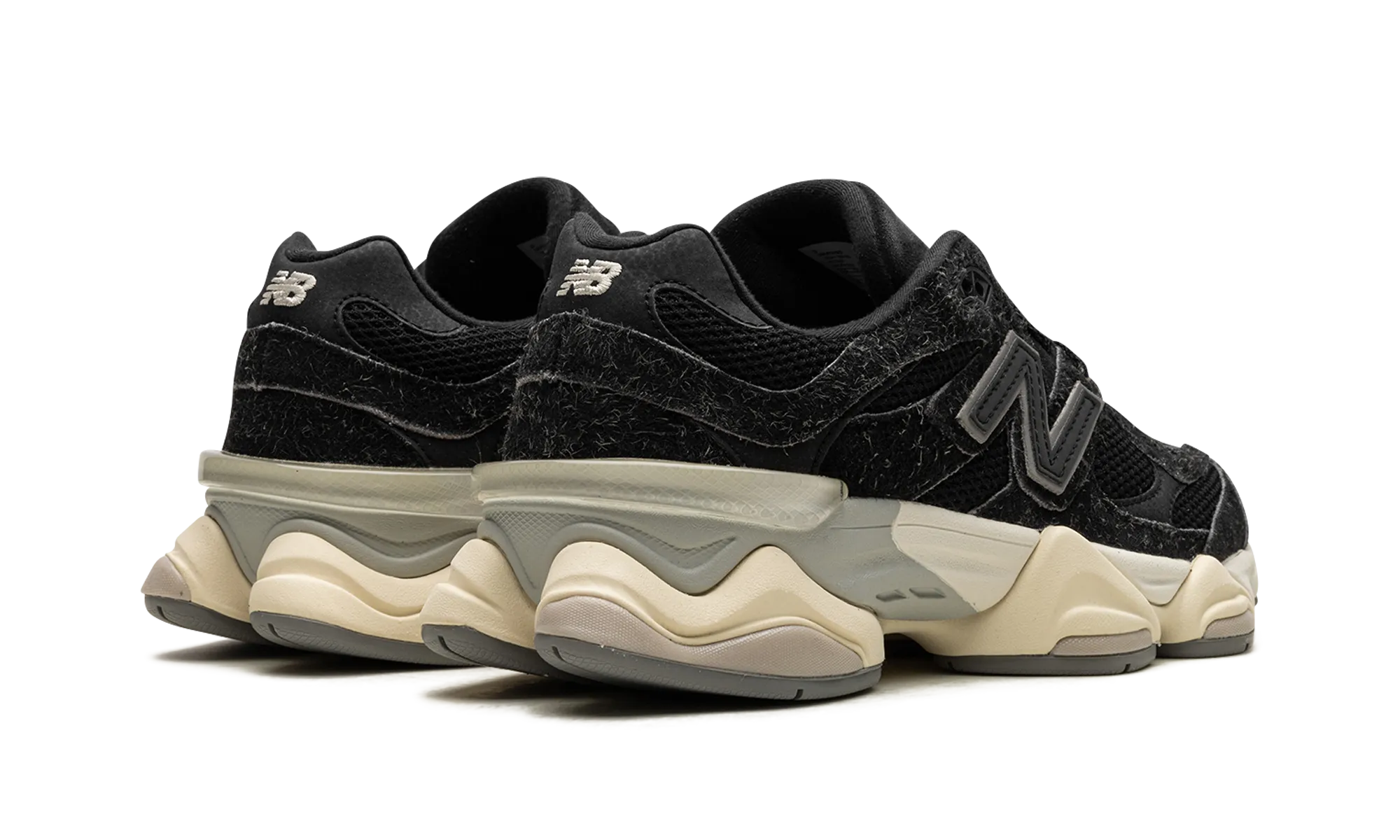 running in snowy weather 9060 "Black Suede"