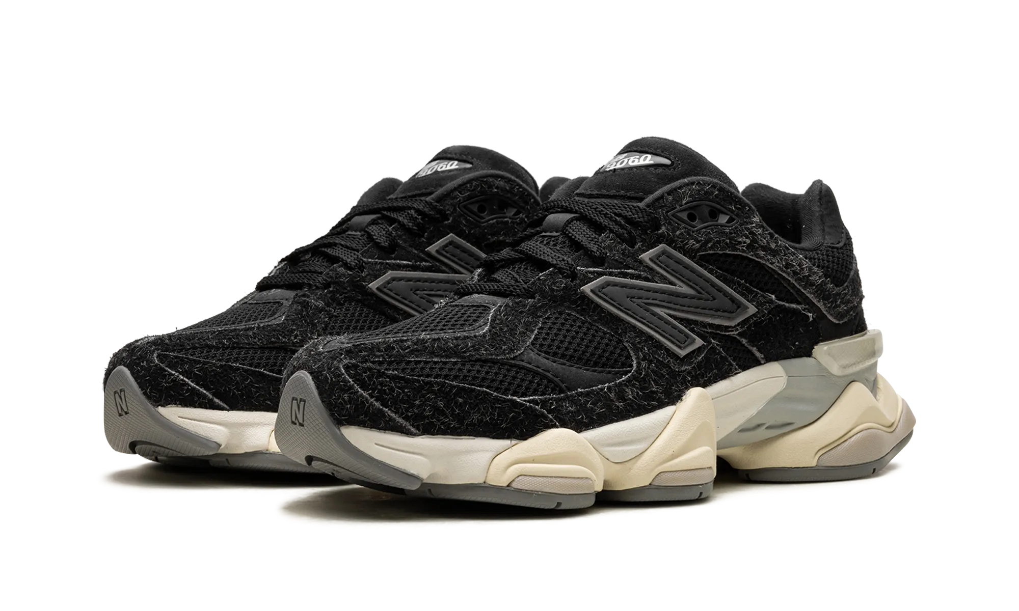 9060 "Black Suede" casual equipment running with a hat