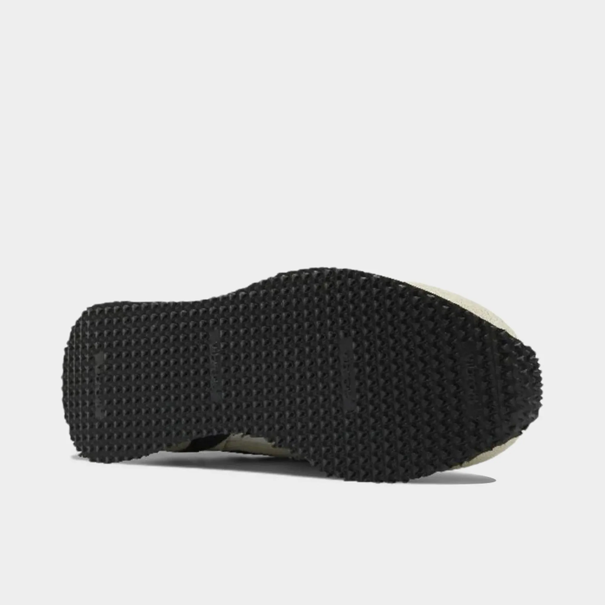Reebok Victory Classic White / Chalk Ankle wrap Good Traction