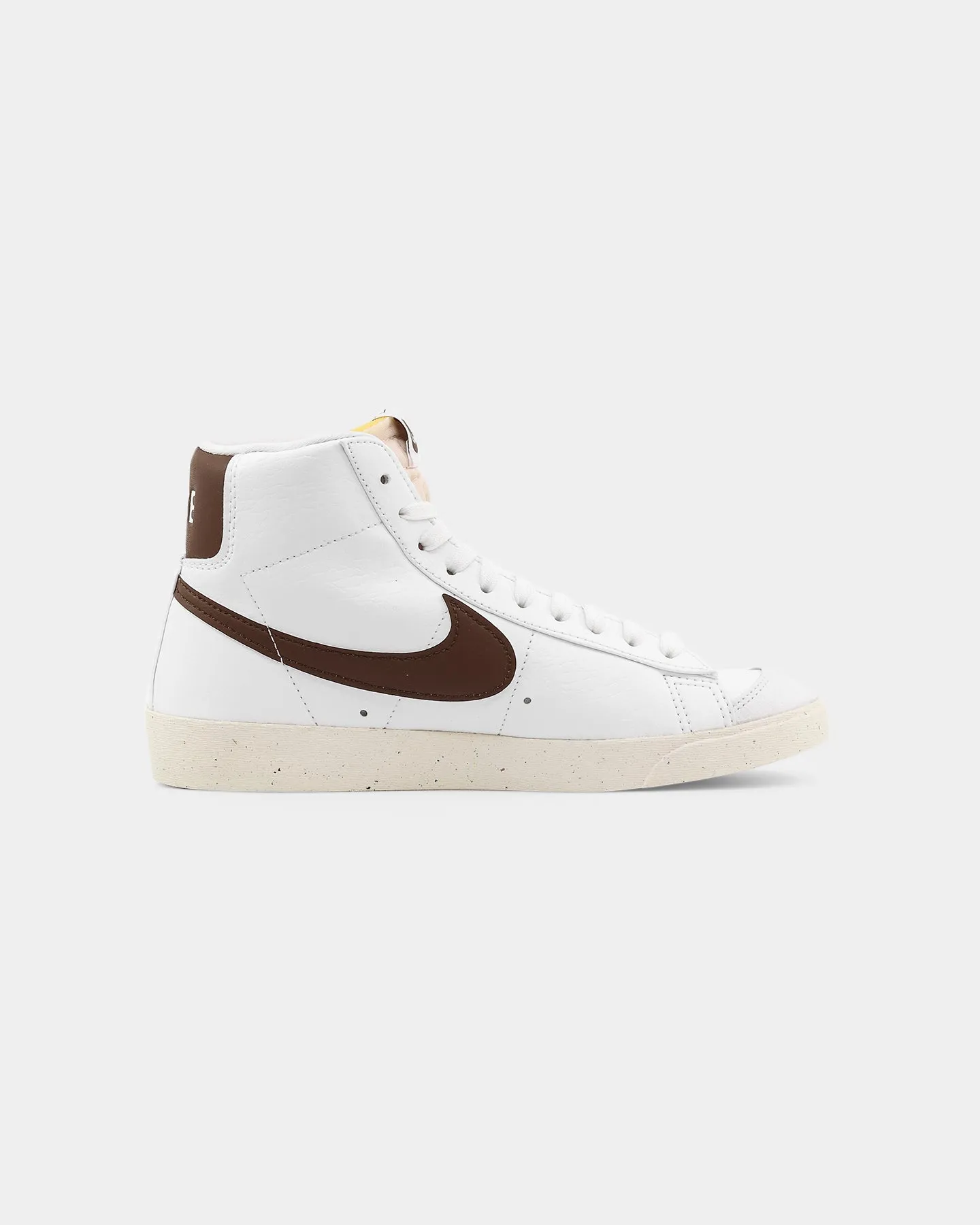 Adjustable Retro Nike Women's Blazer Mid '77 Next Nature White/Cocao Wow
