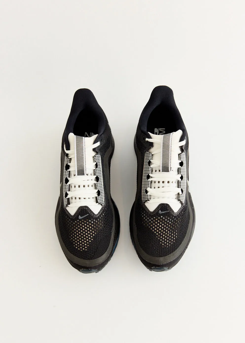 suitable for outdoor adventures Padded cushioning Pegasus Premium 'Black' Sneakers