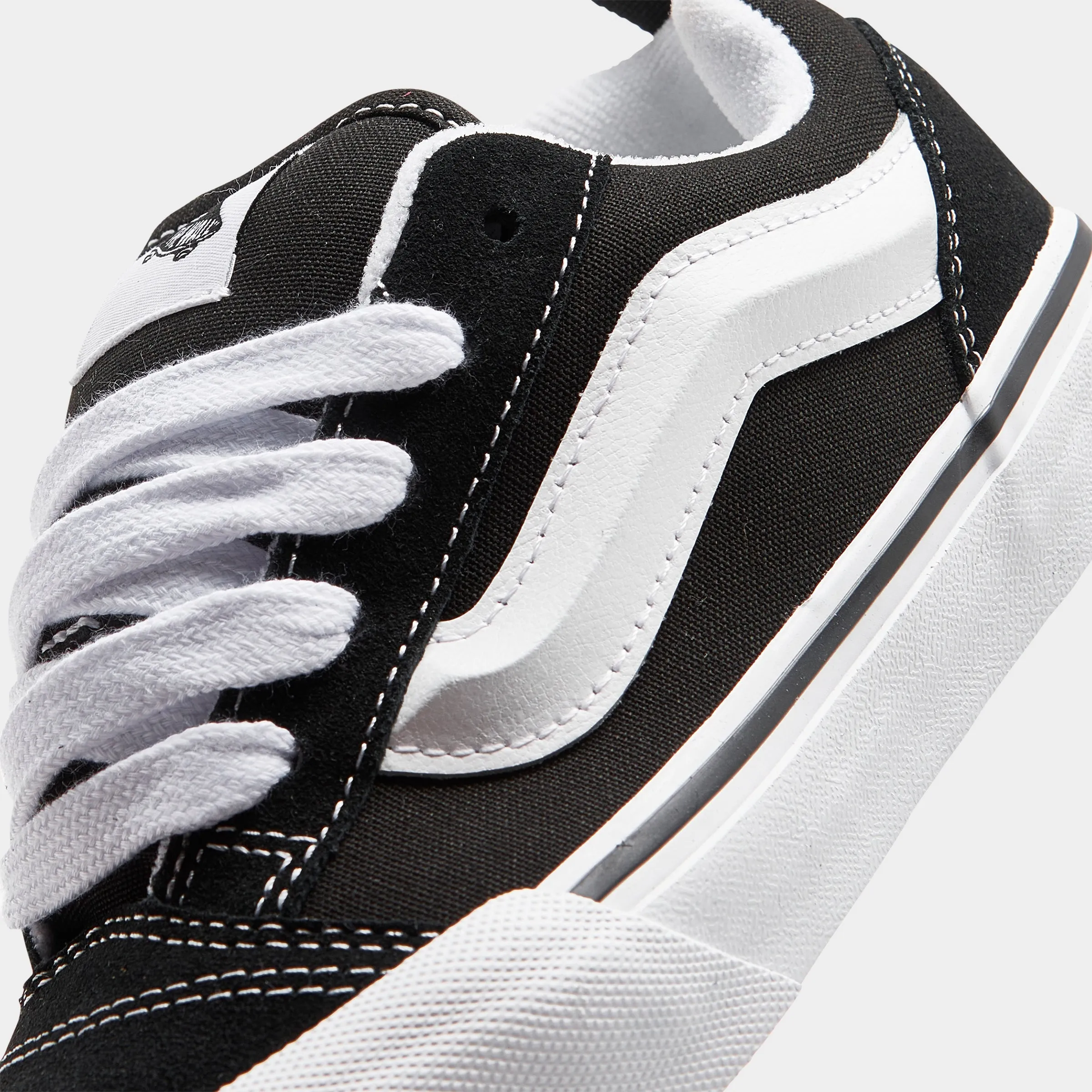 Trail Jog Balanced Motion Vans Children's Knu Skool Black / White