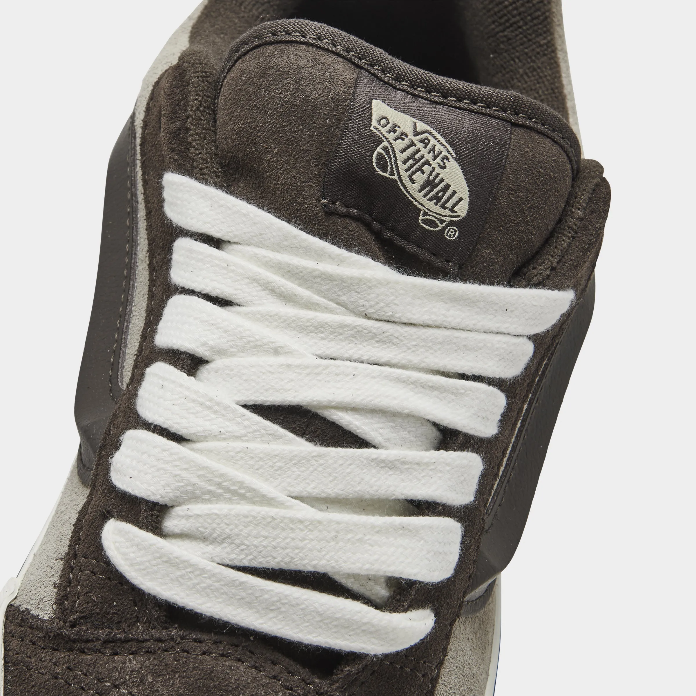 Heel Safe Vans Women's Knu Skool / Bracken Brow