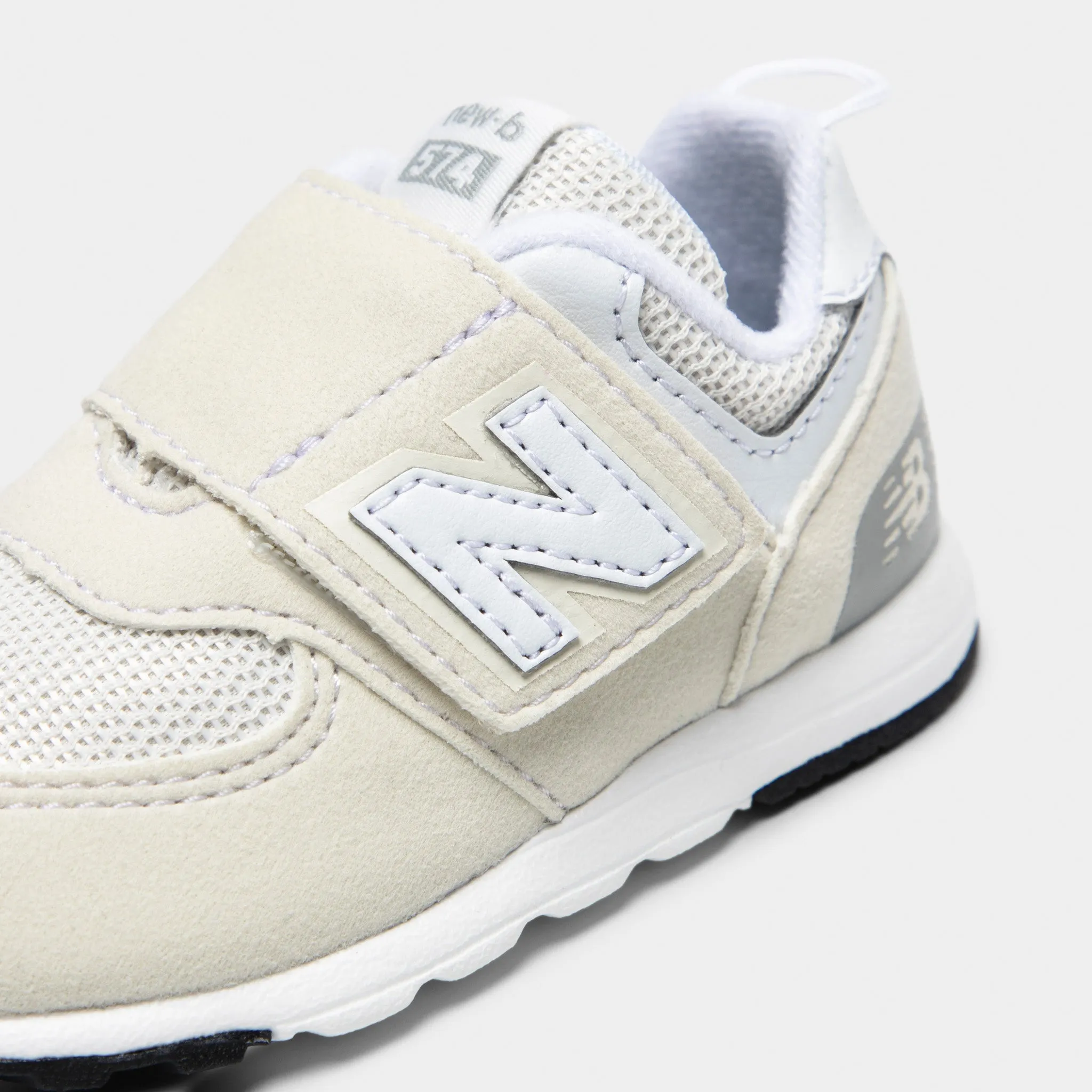 Daily Moves outdoor chill New Balance Infants' 574 Nimbus Cloud / White