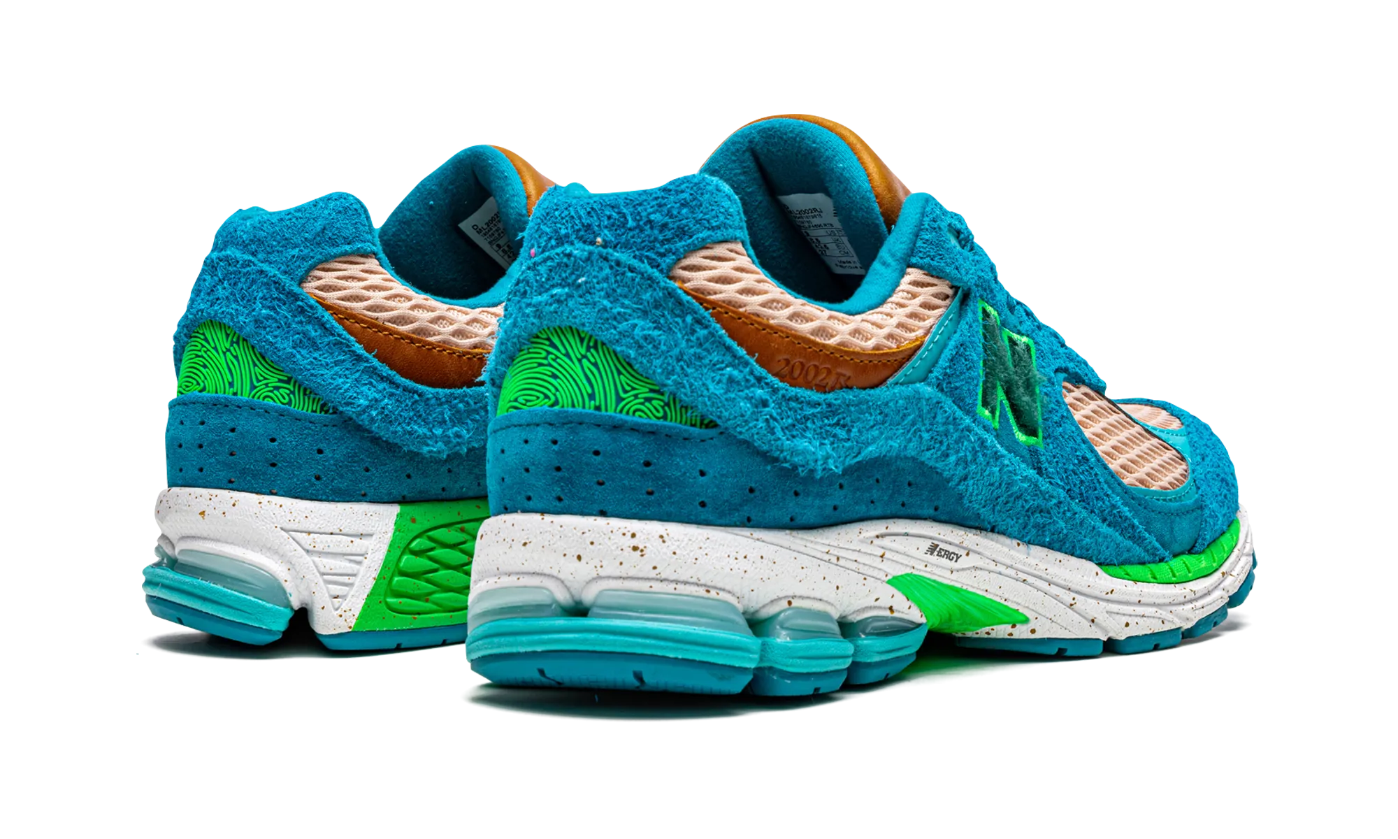 2002R "Salehe Bembury - Water Be The Guide" medium - performance shoe capacity
