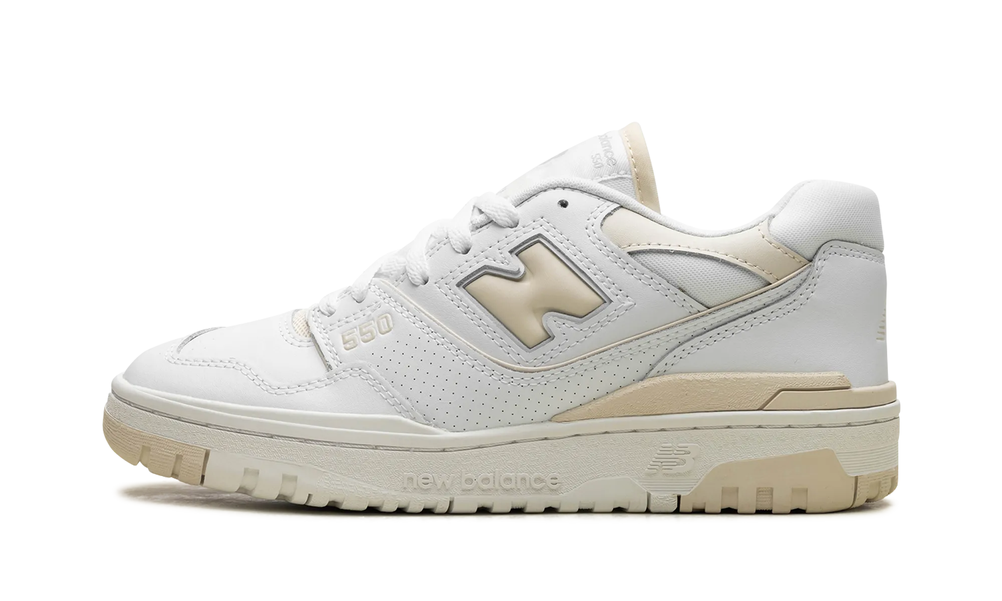 550 WMNS "White / Linen" running in a rural area shoes Comfort Boost