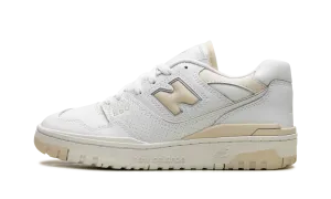 550 WMNS "White / Linen" running in a rural area shoes Comfort Boost