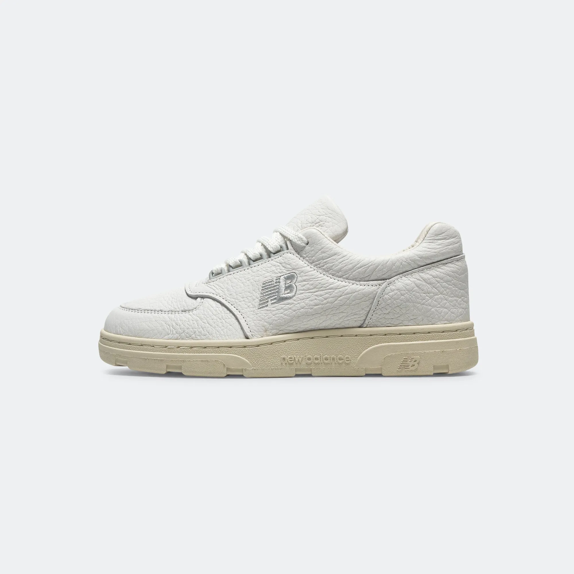 Ventilation Ports Design Basketball sneakers Allerdale - White