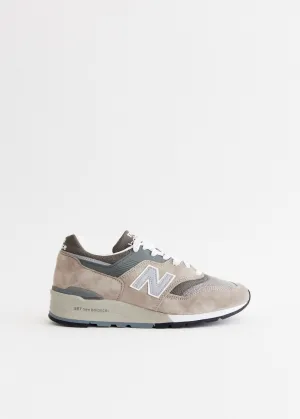 All-weather flair MADE in USA 997 'Grey' Sneakers