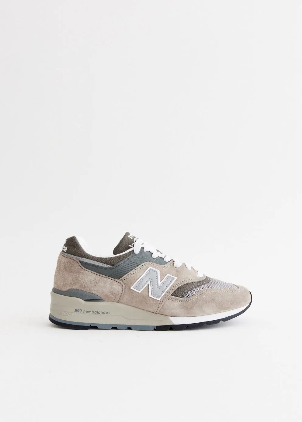 All-weather flair MADE in USA 997 'Grey' Sneakers