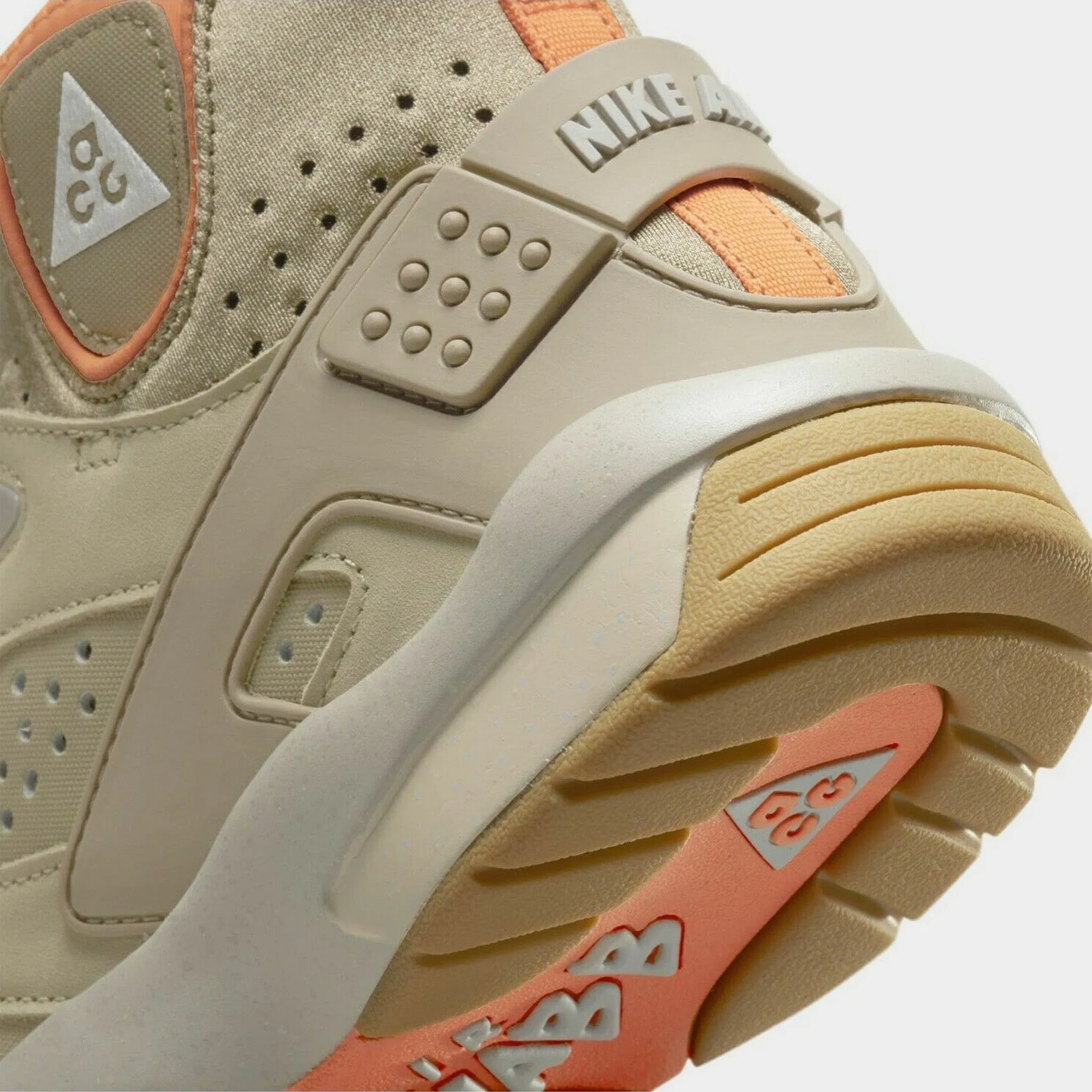 Nike ACG Air Mowabb Limestone / Reflect Silver - Khaki Energy Walk Street Glow