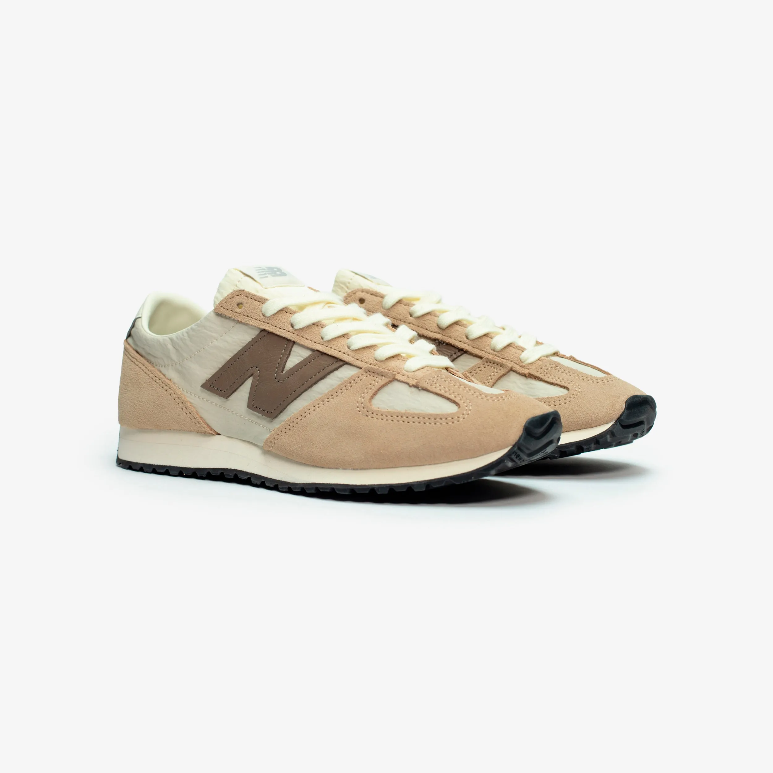 Stylish performance Balanced Walk 471