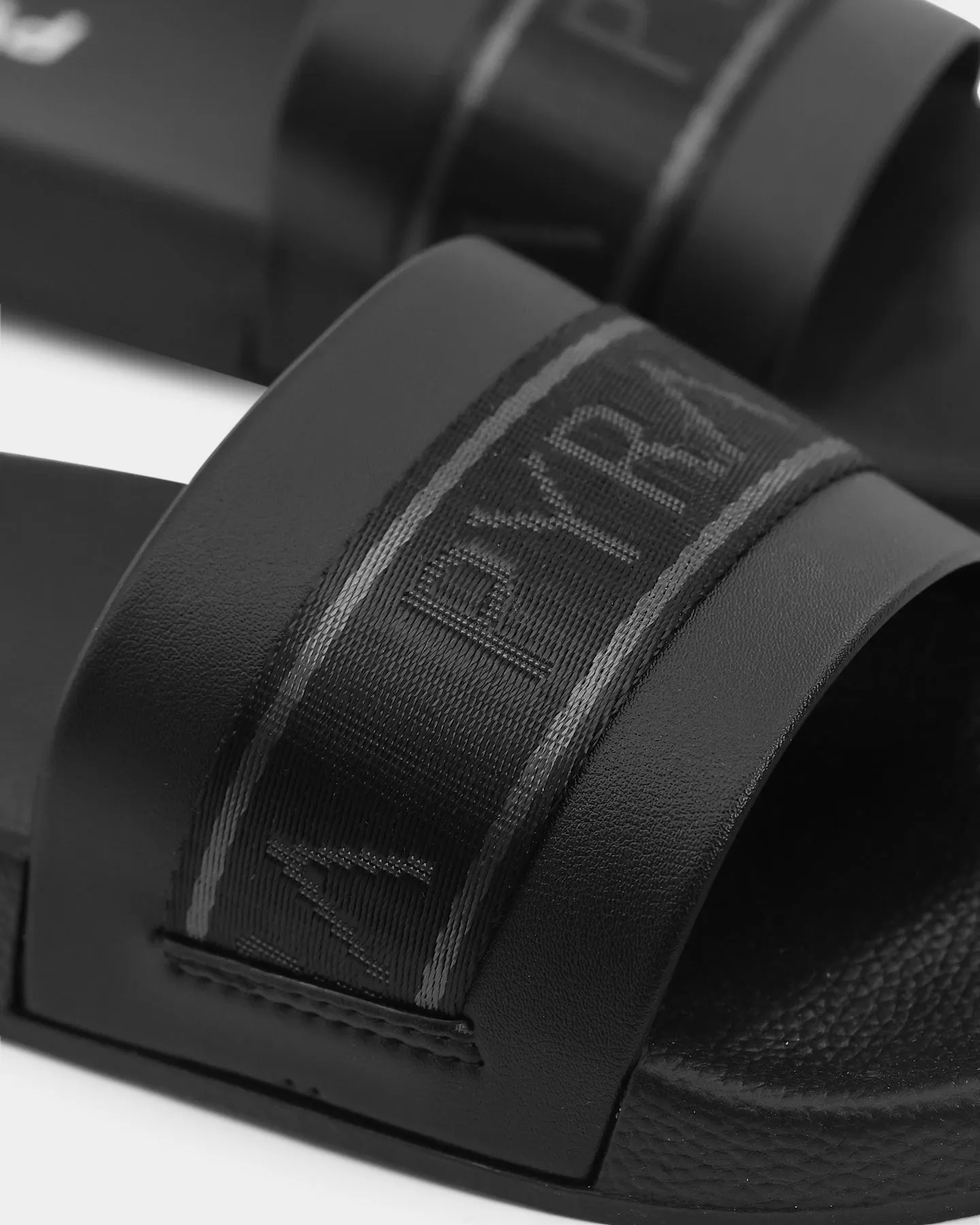PYRA Vacation Slides Black/Black Club Edge Weekend Casual