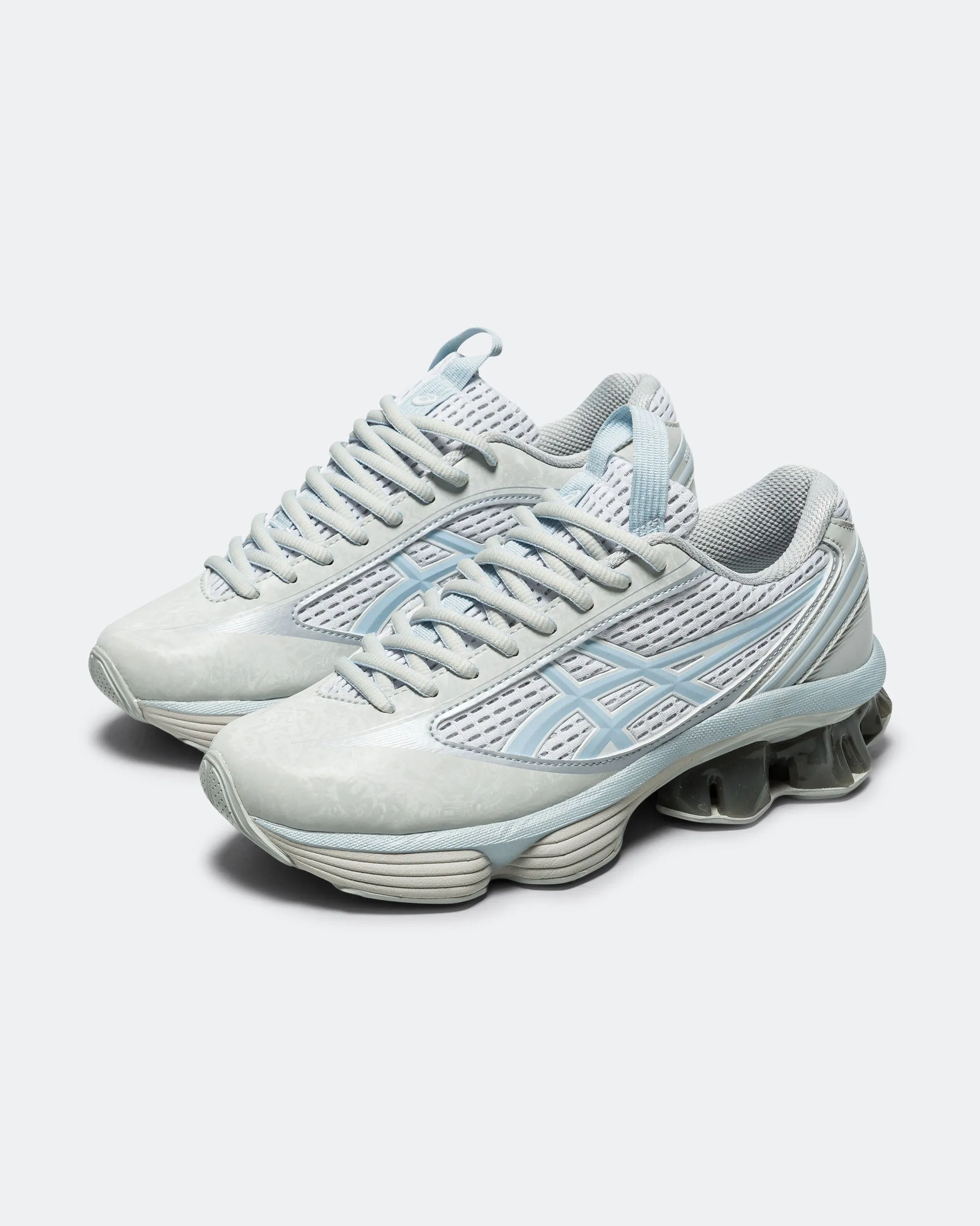 US6-S GEL-Kinetic Fluent - Glacier Grey/Soft Sky Hygroscopic Inner Layer Minimalist