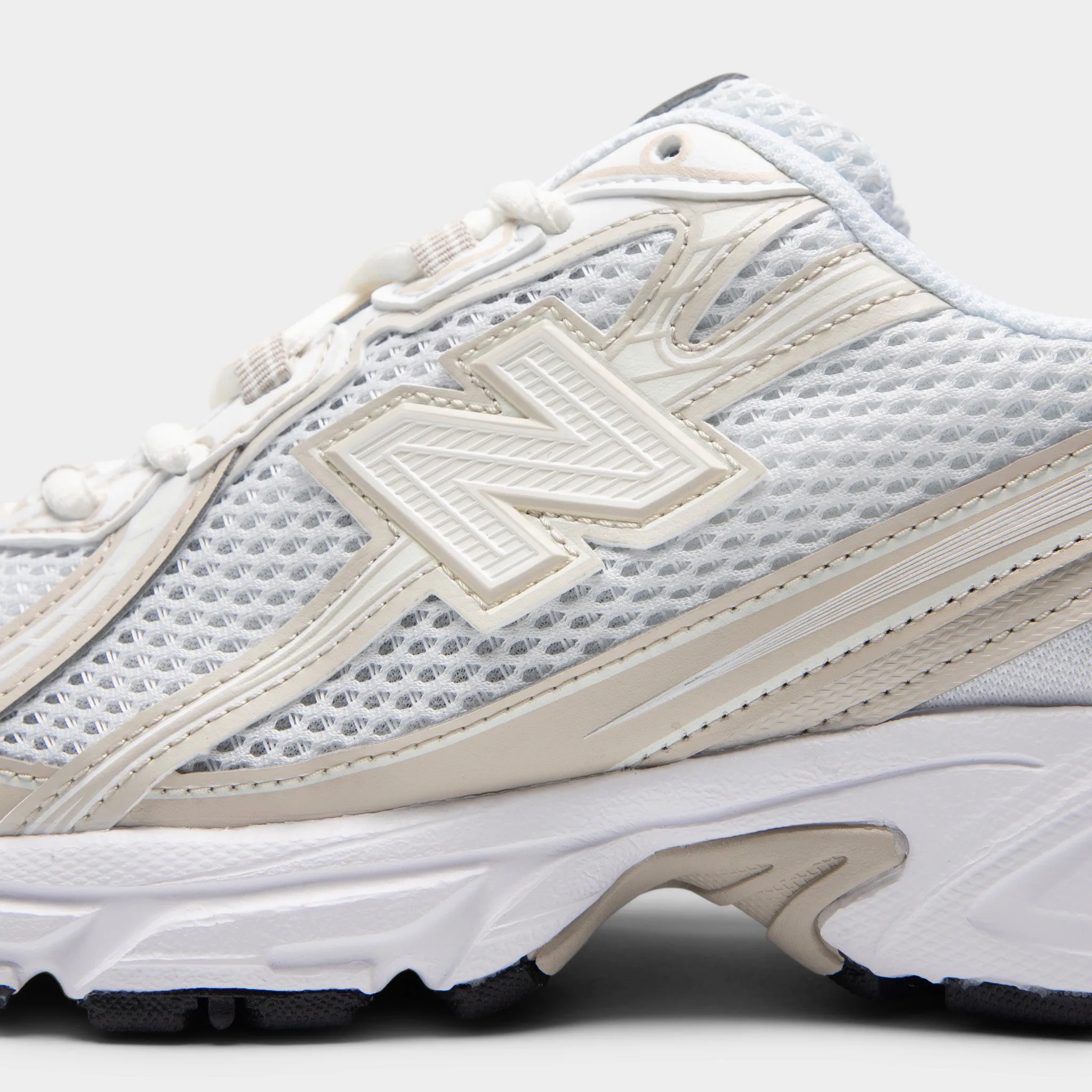 New Balance 740 Sea Salt / Timberwolf Bus stop