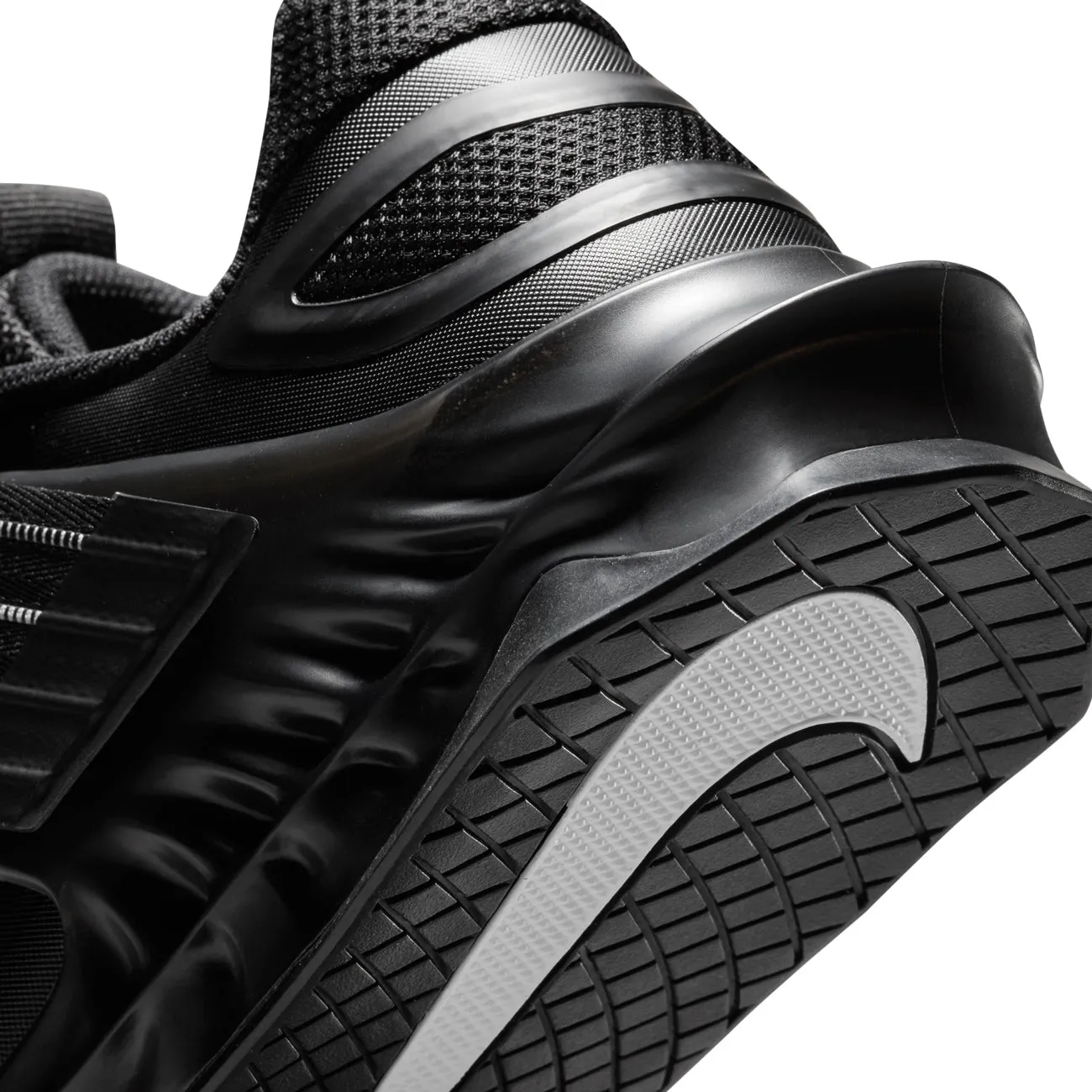 Nike Savaleos Microfiber Lining