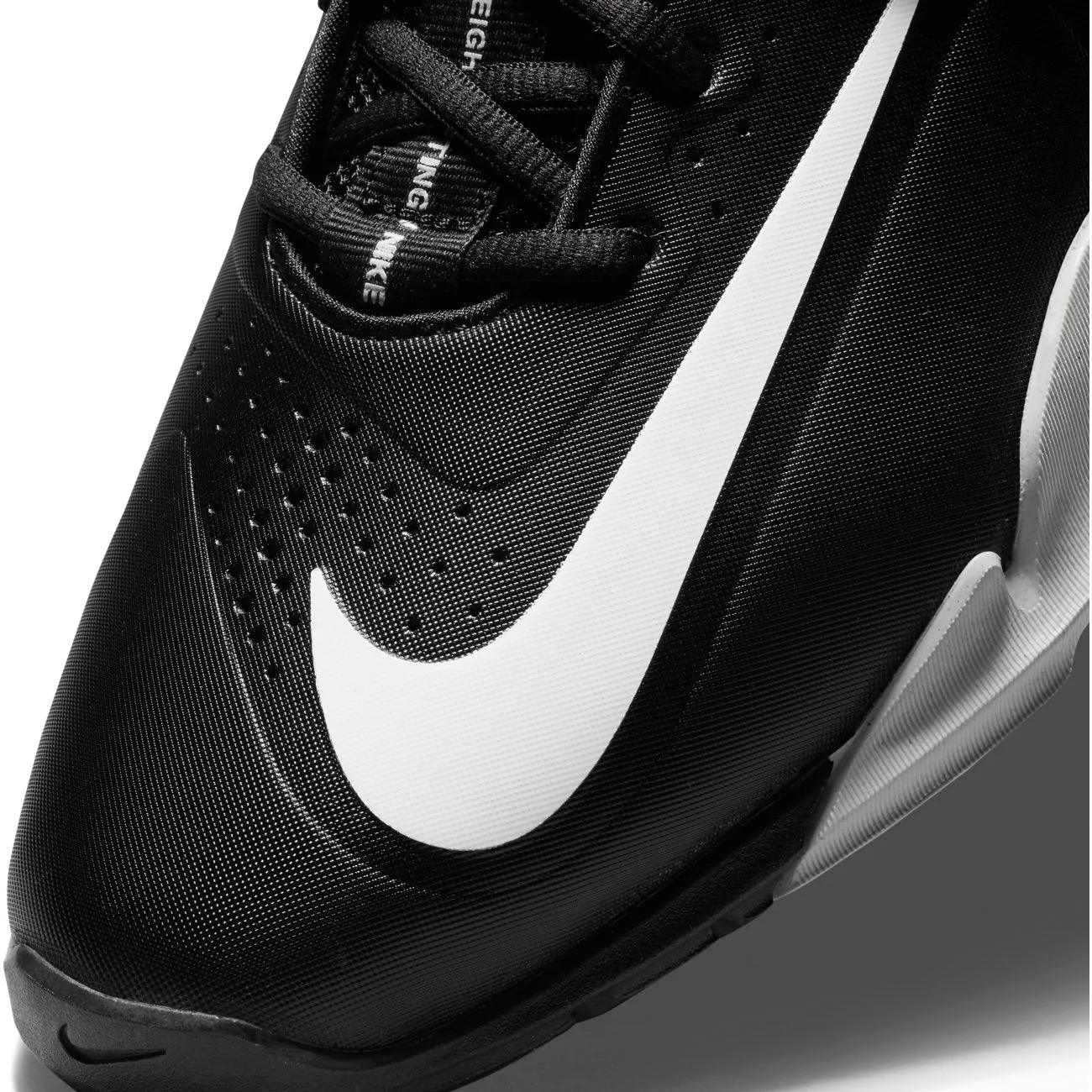Nike Savaleos Sleek Comfort