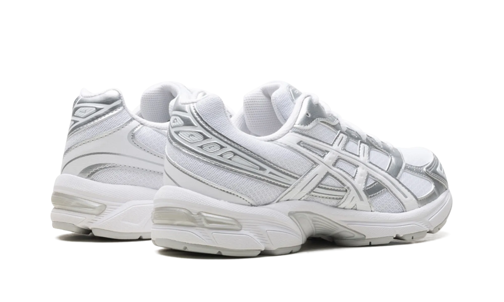 Gel-1130 WMNS "White Silver" running in a sports complex shoes