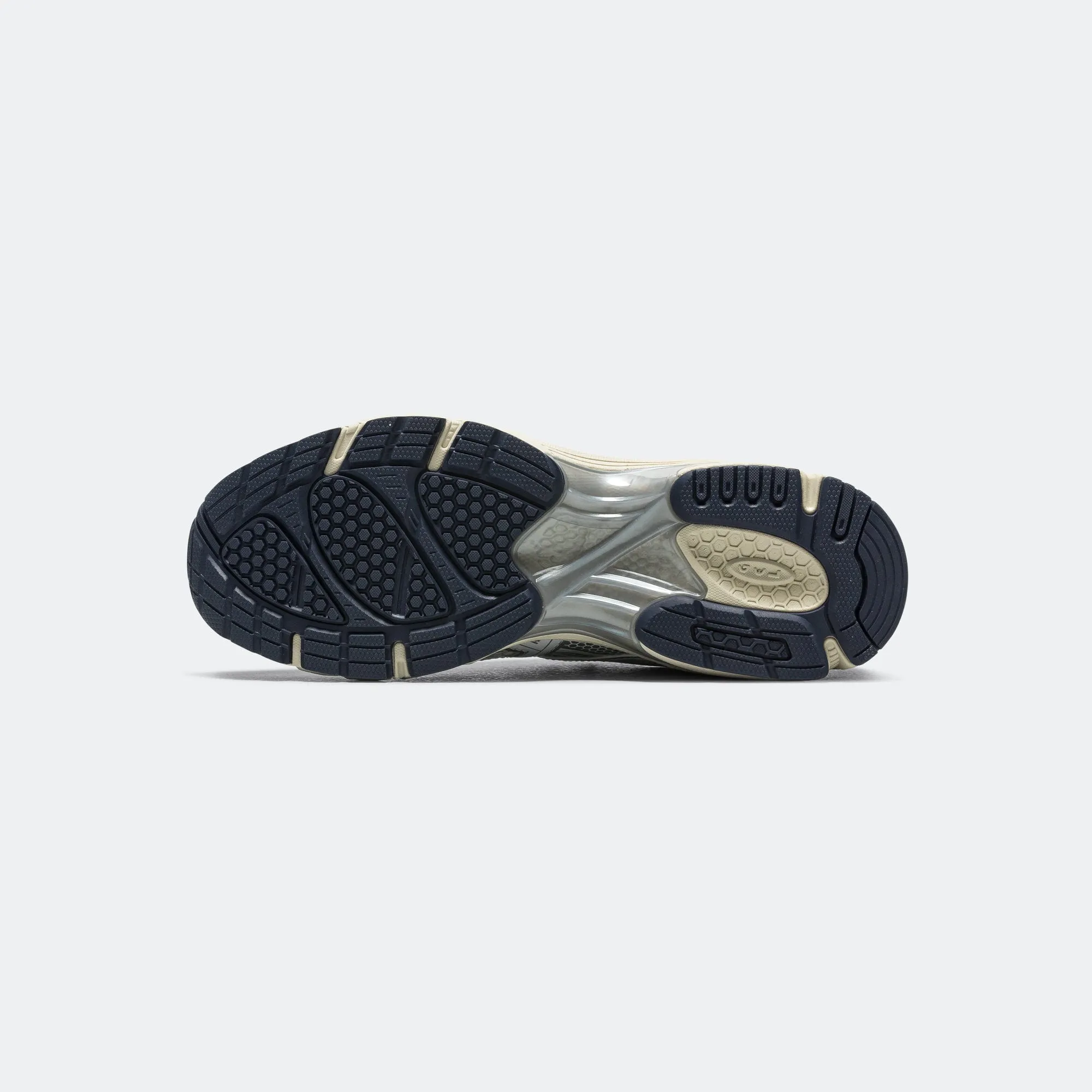 Heat Retention GEL-DS Trainer 14 - White/Pure Silver