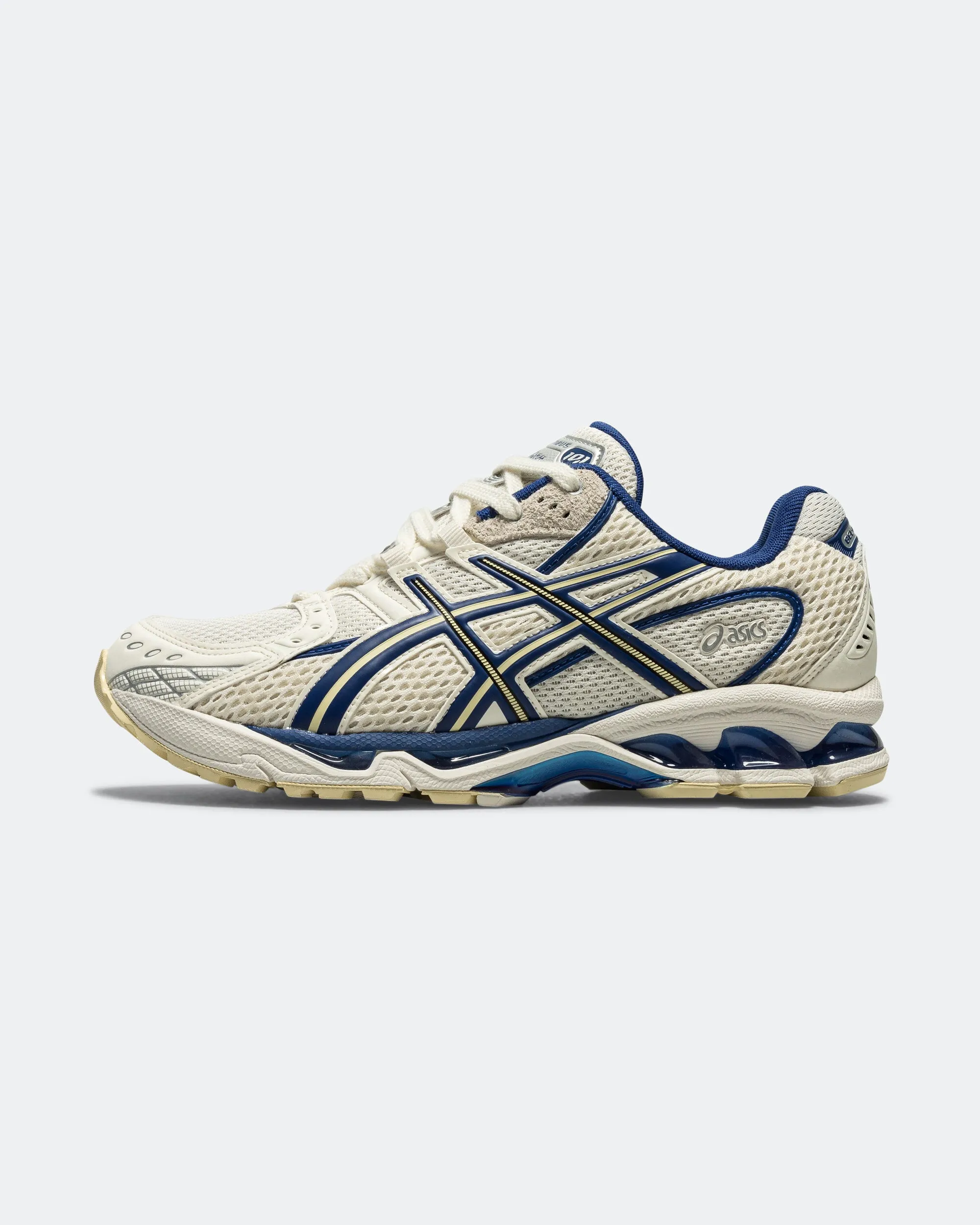 Gel-Nimbus 10.1 x END. - Snow White/Sodalite Blue energy returning Recycled Polyester