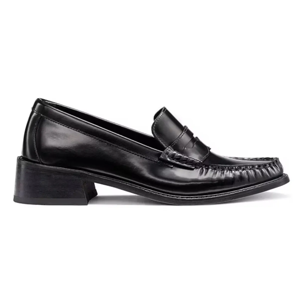 G.H. Bass Women's Whitney Heel Loafer Black Leather Contoured Fit