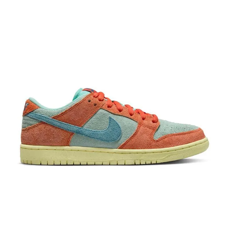 Sculpted wear SB Dunk Low Premium 'Orange Emerald Rise'