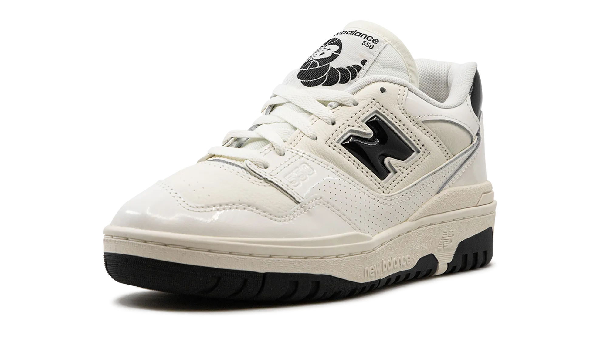 550 "SEA SALT" white shoes running with headphones