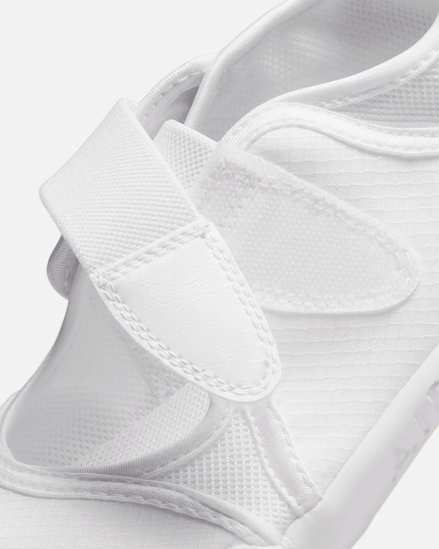 Nike Women's Air Rift Breathe White/White Durable ease