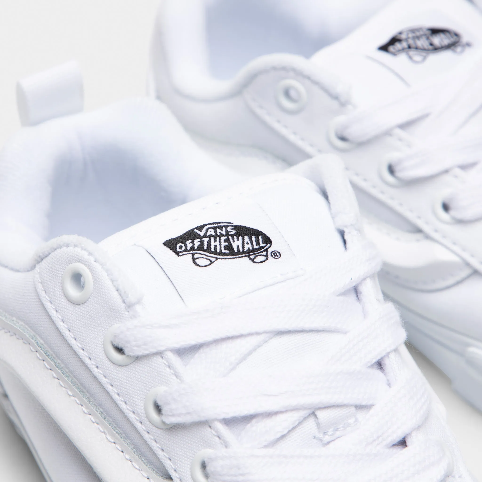 Vans Juniors' Knu Skool White / White New In Dynamic Edge