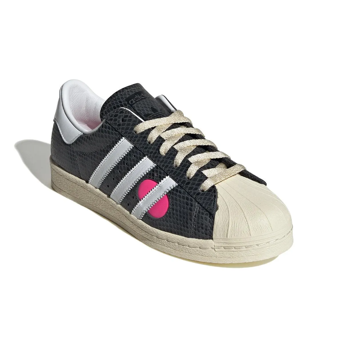 Timeless traction   Face Studio Superstar 82 'Carbon'
