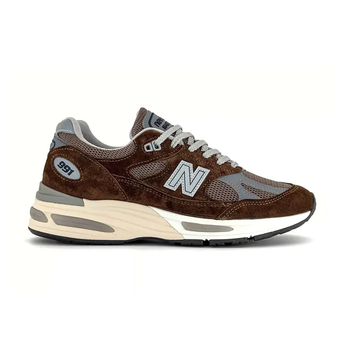 in UK 991 'Brown Grey' commuters Retro-inspired silhouette