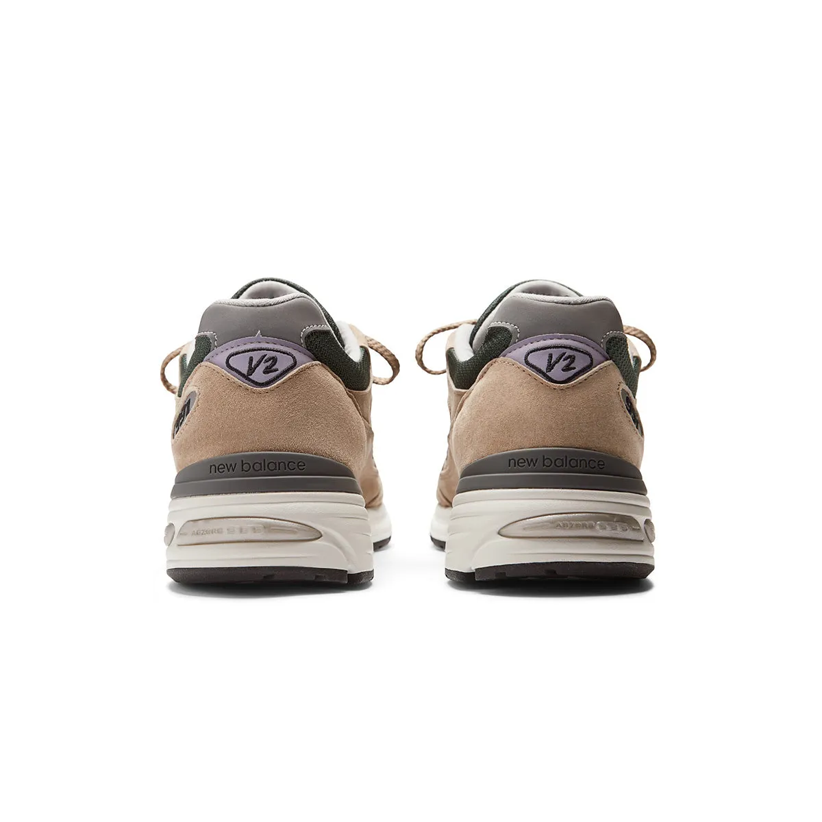 in UK 991v2 'Essentially Offbeat Cement' Distinctive cushioning ventilation - level
