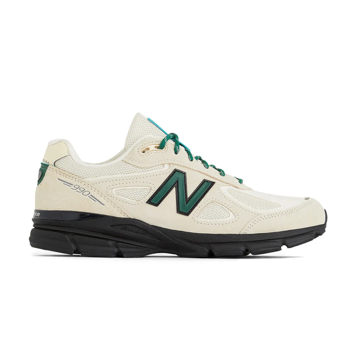 in USA 990v4 'Macadamia Nut' Hiking