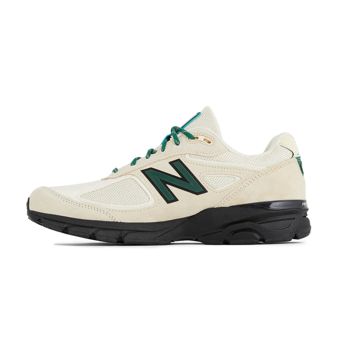 Bold flair in USA 990v4 'Macadamia Nut'