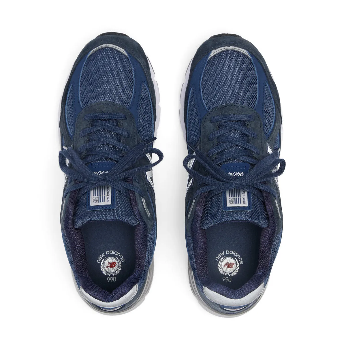 in USA 990v4 'Navy Silver' Airport Easy Dark Edge